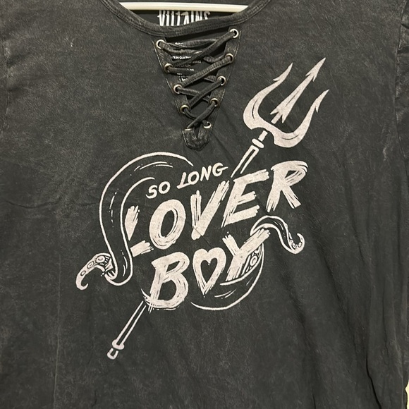 Disney’s Ursula T-shirt - Picture 2 of 4